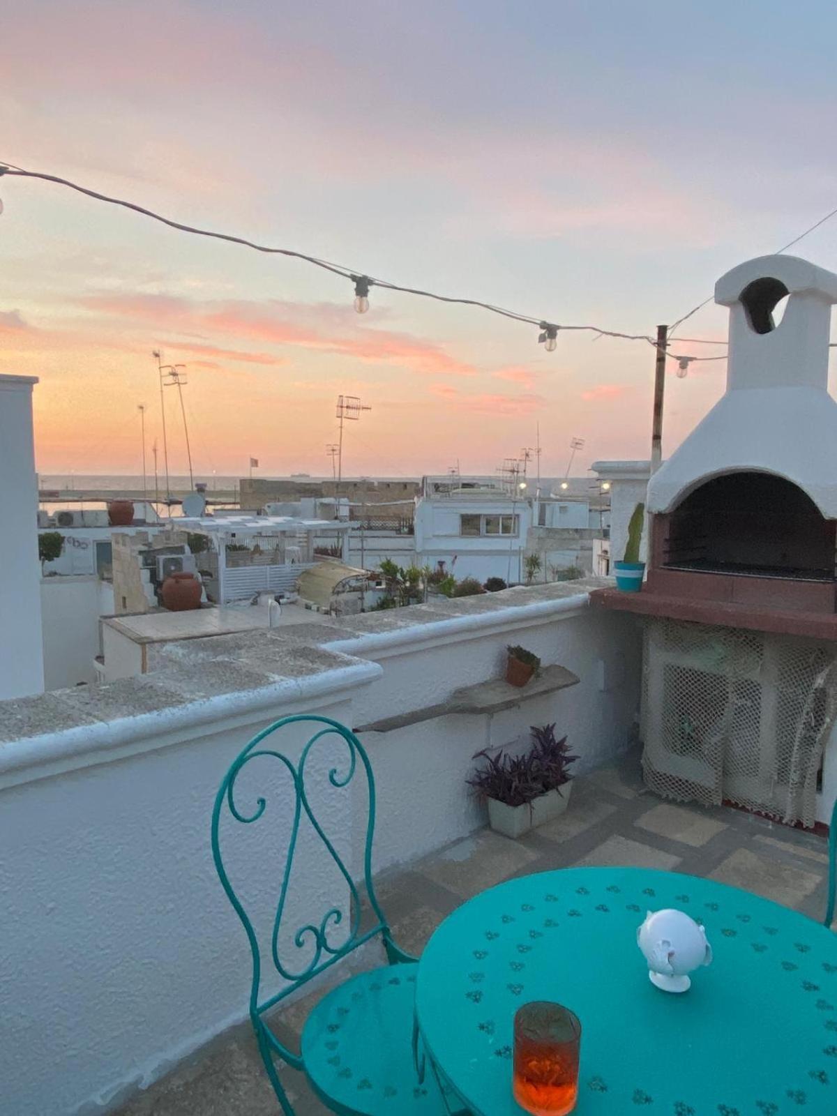Casa Vacanze Il Mare Tra I Tetti - Relaxing Terrace & Sea View Villa Monopoli Eksteriør billede